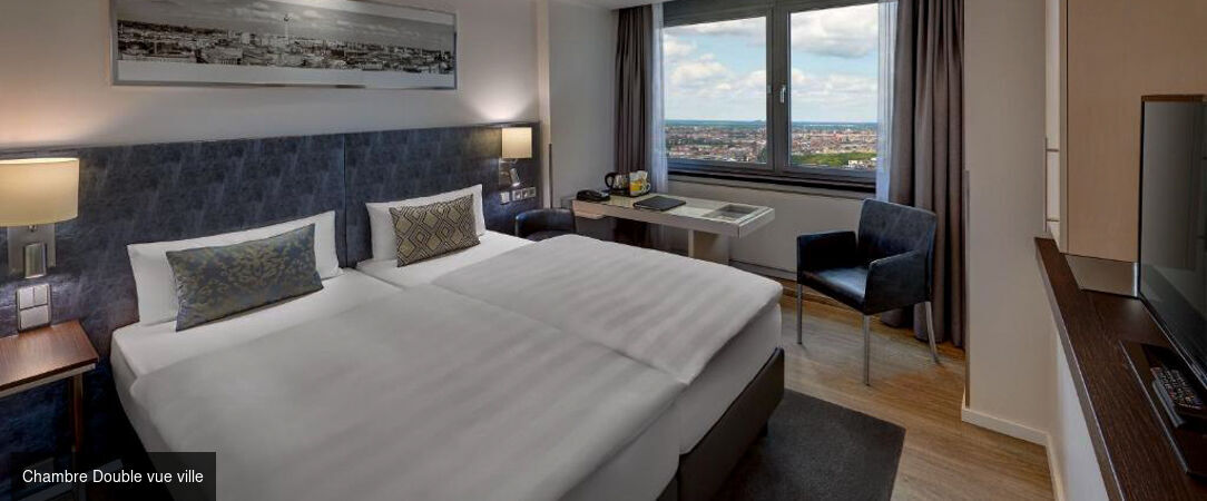 Park Inn by Radisson Berlin Alexanderplatz ★★★★ - Un séjour féerique au cœur de Berlin, entre magie de Noël et vues panoramiques. - Berlin, Allemagne