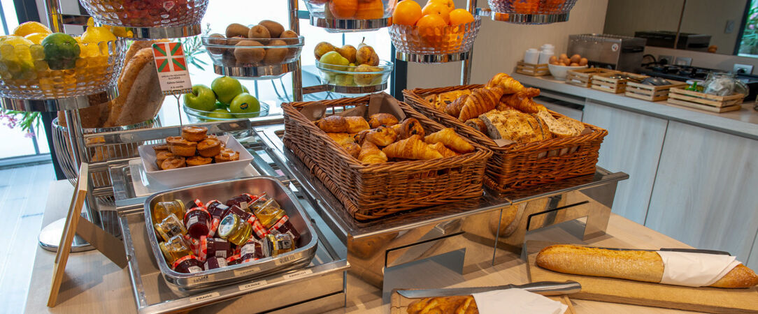 Le Mercure Président Biarritz Centre ★★★★ - Elegant haven facing Biarritz’s scenic Grande Plage beach. - Biarritz, France