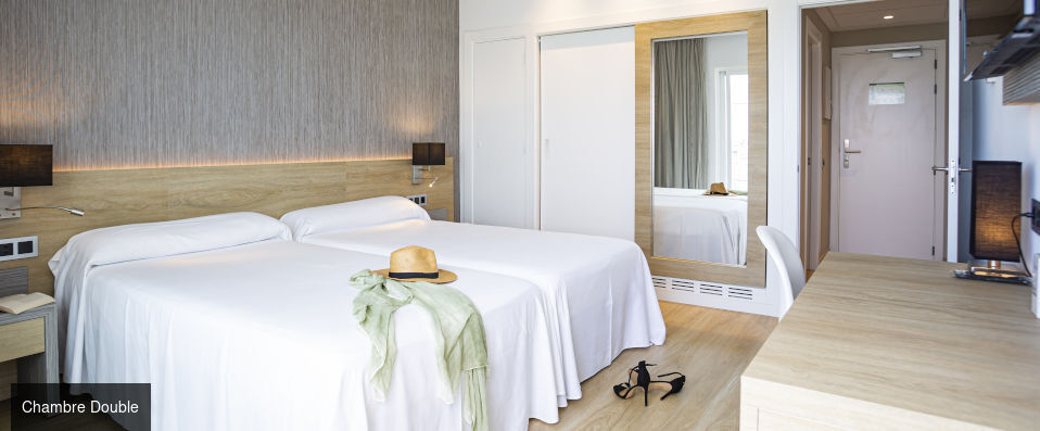 Hotel Simbad Ibiza & Spa ★★★★ - Une adresse pour découvrir Ibiza depuis sa plus belle plage. - Ibiza, Espagne