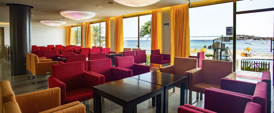 Hotel Simbad Ibiza & Spa ★★★★ - Une adresse pour découvrir Ibiza depuis sa plus belle plage. - Ibiza, Espagne