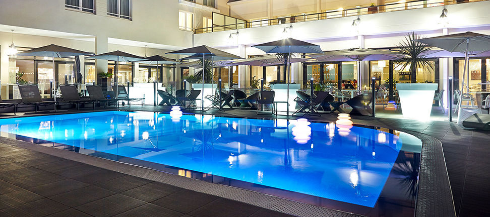 Novotel Avignon Centre ★★★★ - Combining sweeping Gothic splendour and sleek 4-star hospitality. - Avignon, France