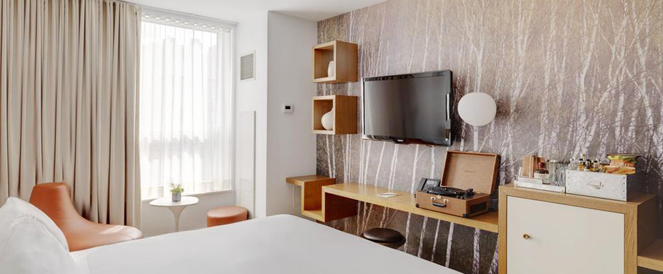 McCarren Hotel & Pool ★★★★ - Adresse hype au cœur de Williamsburg à New York. - New York, États-Unis