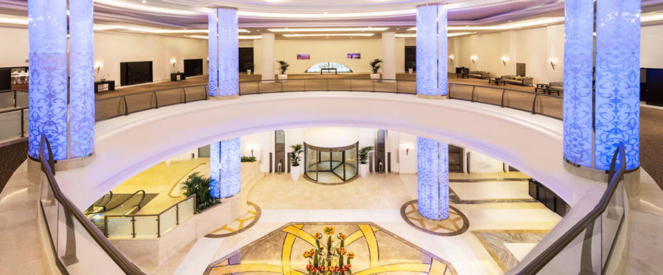 Bahi Ajman Palace Hotel ★★★★★ - Glittering five-star Arab opulence in the up-and-coming Emirate, Ajman. - Ajman, United Arab Emirates