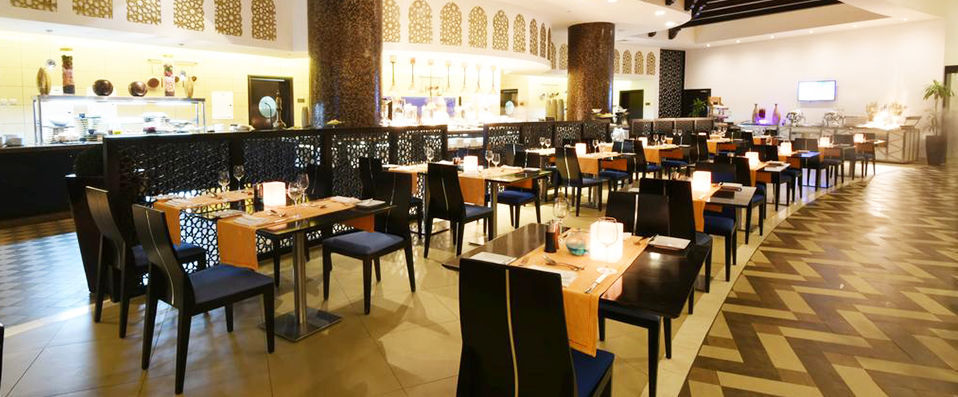 Bahi Ajman Palace Hotel ★★★★★ - Glittering five-star Arab opulence in the up-and-coming Emirate, Ajman. - Ajman, United Arab Emirates
