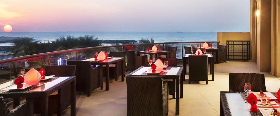 Bahi Ajman Palace Hotel ★★★★★ - Glittering five-star Arab opulence in the up-and-coming Emirate, Ajman. - Ajman, United Arab Emirates