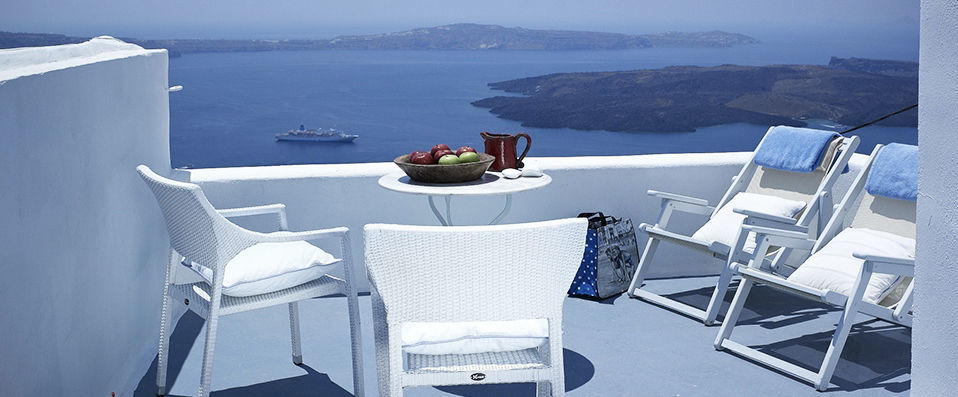 Alexander Villas - Hotel in stunning Santorini offering breath-taking cliff top views - Santorini, Greece