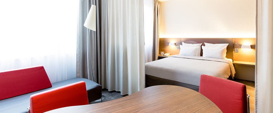 Novotel Suites Clermont-Ferrand Polydôme ★★★★ - Un hôtel douillet pour découvrir l’Auvergne. - Clermont-Ferrand, France