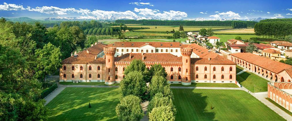Albergo dell'Agenzia ★★★★ - Restored royal residence in the scenic Italian countryside. - Piedmont, Italy