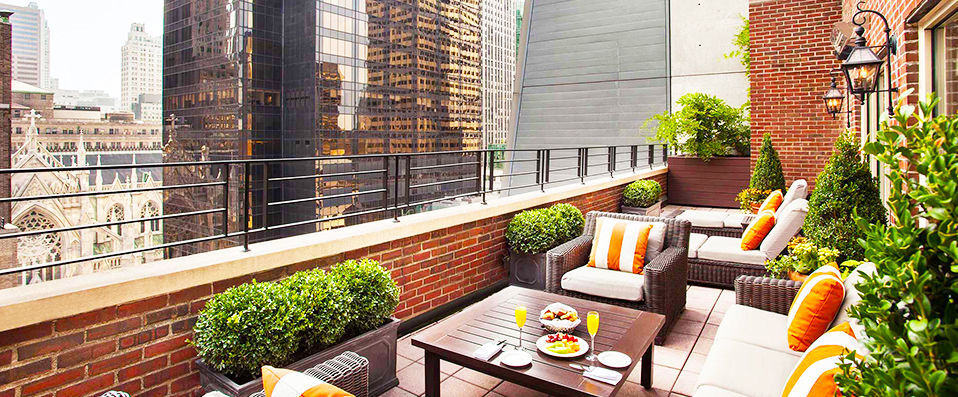 Omni Berkshire Place ★★★★ - Contemporary hotel with stunning roof terrace in central Manhattan. - New York, United States
