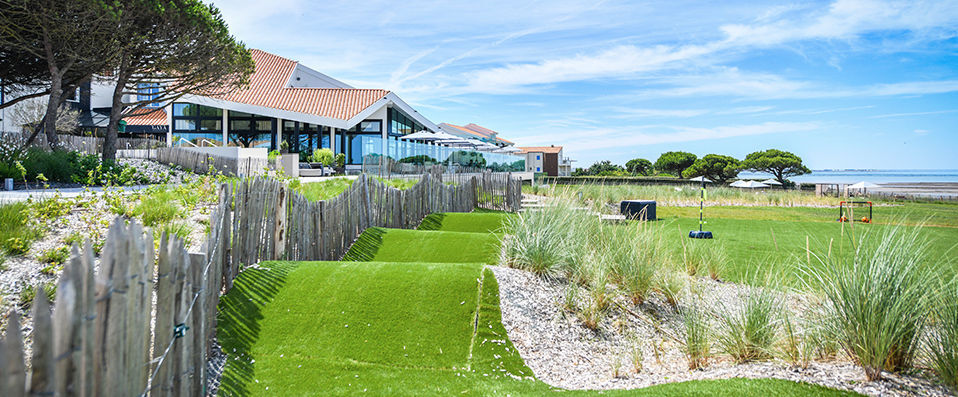 La Grande Terrasse Hotel & Spa La Rochelle MGallery ★★★★ - Boutique beachside beauty in charming Châtelaillon-Plage. - Châtelaillon-Plage, France