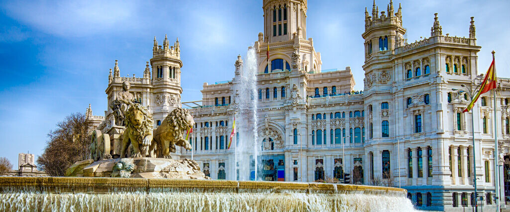 Puerta America Madrid ★★★★★ - Une adresse 5 étoiles au design visionnaire, entre architecture audacieuse et confort absolu. - Madrid, Spain