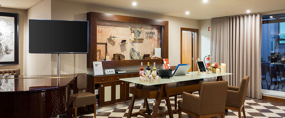 Vila Galé Porto Ribeira ★★★★ - Art-themed luxury overlooking the River Douro in picturesque Porto. - Porto, Portugal