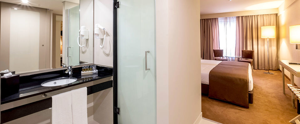 Vila Galé Porto Ribeira ★★★★ - Art-themed luxury overlooking the River Douro in picturesque Porto. - Porto, Portugal