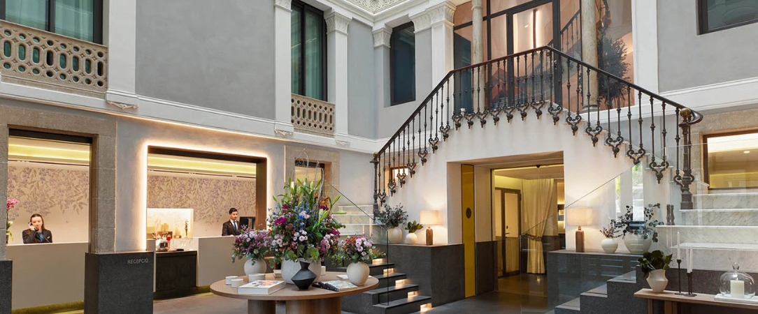 H10 Urquinaona Plaza ★★★★ - Classy and contemporary 4-star style meets cool and quirky Barcelona - Barcelona, Spain