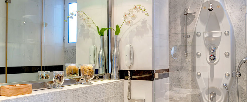Polis Grand Hotel ★★★★ - Luxuries and Parthenon views in the heart of central Athens. - Athens, Greece