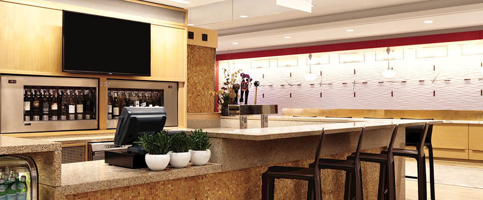 Hilton San Francisco Financial District ★★★★ - Opulent glamour in the heart of downtown San Fran. - San Francisco, United States