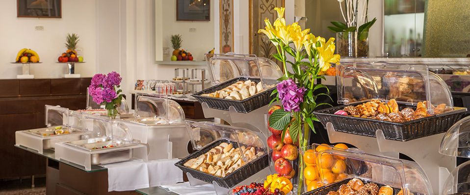Maison Roma Piazza di Spagna | UNA Esperienze - A chic city hotel in a historic building in Rome. - Rome, Italy