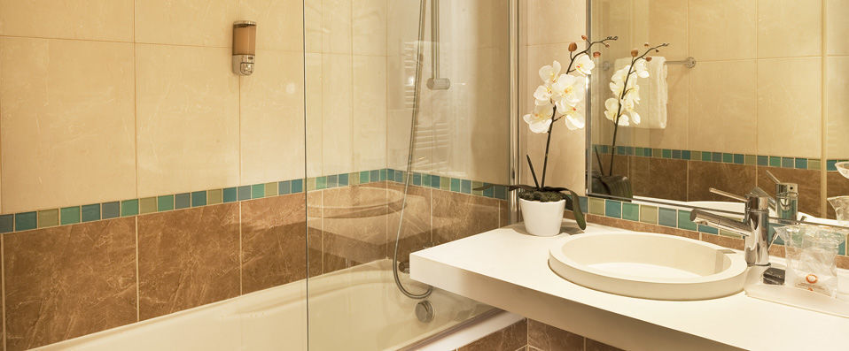 Hotel Etoile Saint-Ferdinand ★★★★ - A shining star in the City of Light. - Paris, France