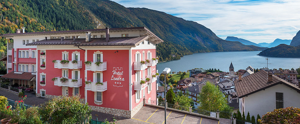 Hotel Londra Molveno - Adresse de charme dans les Dolomites. - Molveno, Italie