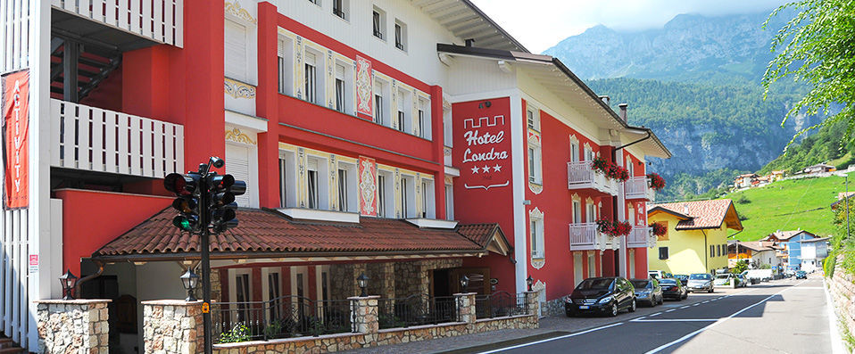 Hotel Londra Molveno - Adresse de charme dans les Dolomites. - Molveno, Italie