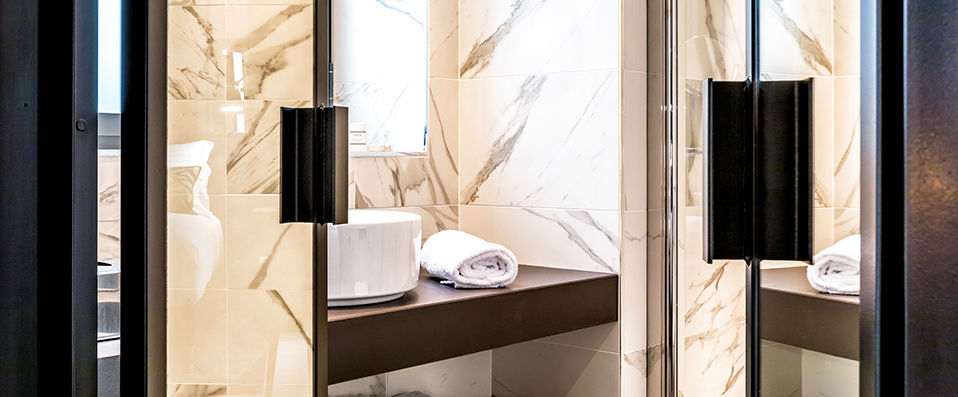 LAZ' Hôtel Spa Urbain ★★★★ - Last Minute - Last-minute rooms at an exceptional price, in the heart of Paris' 9th arrondissement! - Paris, France