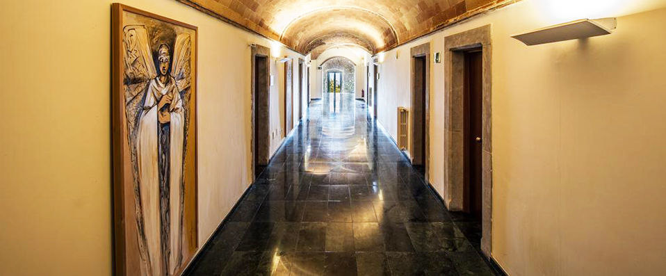 Hotel Hostatgeria Els Àngels - Heavenly Spanish retreat high above beautiful Girona. - Province of Girona, Spain