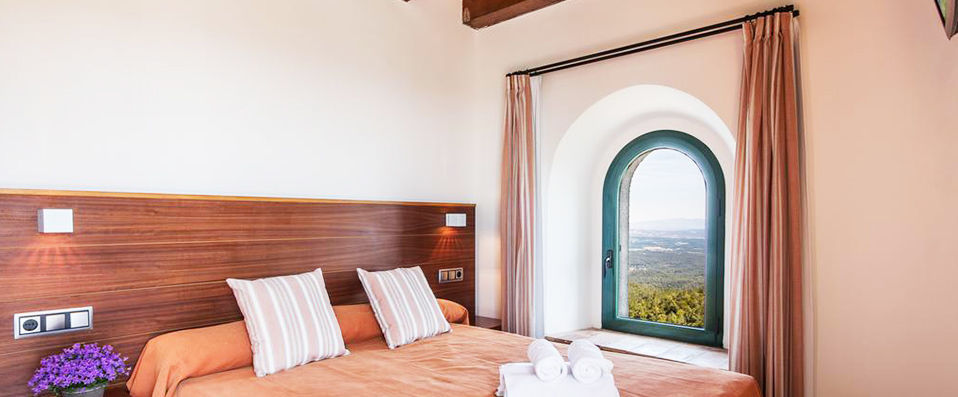 Hotel Hostatgeria Els Àngels - Heavenly Spanish retreat high above beautiful Girona. - Province of Girona, Spain