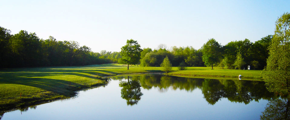 Hôtel Château Golf des Sept Tours By Popinns - Stay in a French castle to tee off in style. - Val de Loire, France