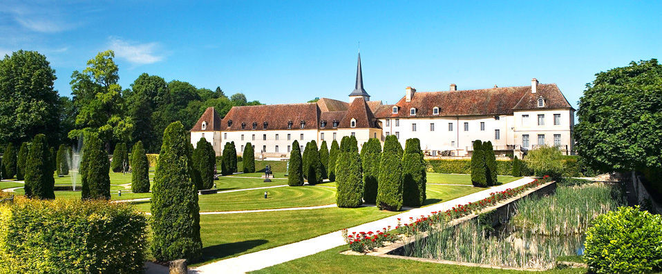 Chateau de Gilly ★★★★★ - A Château surrounded by Burgundy’s most prestigious vineyards. - Burgundy, France