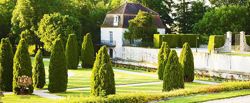Chateau de Gilly ★★★★★ - A Château surrounded by Burgundy’s most prestigious vineyards. - Burgundy, France