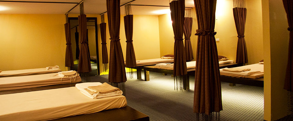 The Tawana Bangkok ★★★★ - Experience the best of bustling and blissful Bangkok. - Bangkok, Thailand