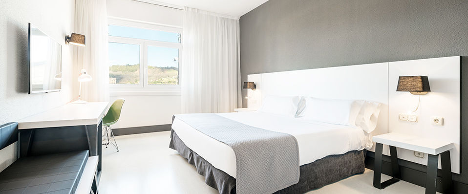Hotel Ilunion Bilbao - Bilbao base for a modern art-lovers’ escape. - Bilbao, Spain