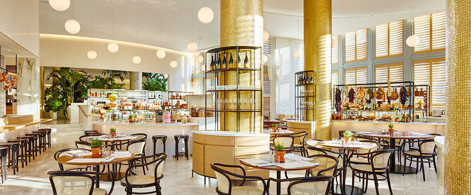 The Miami Beach EDITION ★★★★★ - Fun, upbeat and original luxury in legendary Miami Beach. - Miami, USA
