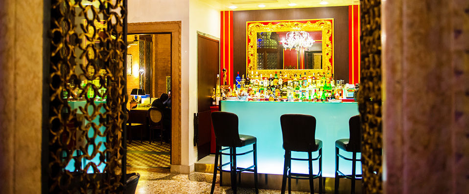 Hotel Palazzo Stern ★★★★S - Dining al fresco while overlooking the Grand Canal in Venice. - Venice, Italy