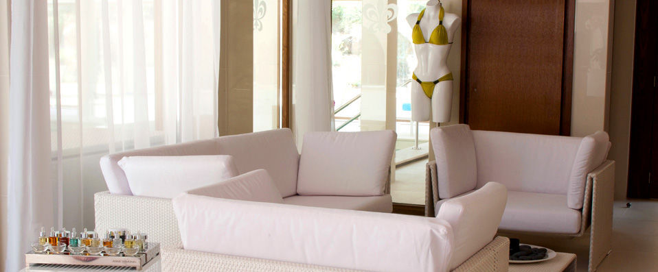 Hôtel La Villa ★★★★★ - Par Olivia Sauzay, correspondante VeryChic - Calvi, France