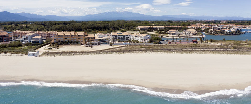 Les Bulles de Mer - Hôtel Spa sur la Lagune - Beautiful beach front hotel on France's Mediterranean coast - Saint-Cyprien, France