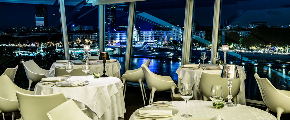 Hôtel Sofitel Lyon Bellecour ★★★★★ - Last Minute - G-astronomical excellence in Lyon with stunning panoramic views. - Lyon, France