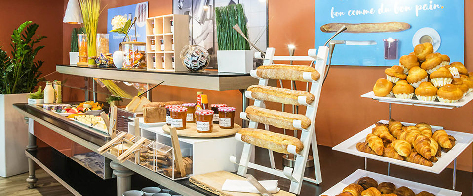 Novotel Marseille Centre Prado Velodrome ★★★★ - Last Minute - Sleek contemporary comforts in the marvellous melting pot that is Marseille. - Marseille, France