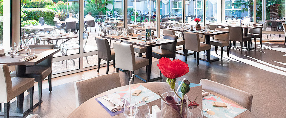 Novotel Clermont-Ferrand ★★★★ - Last Minute - Soak up the sunshine close to Clermont-Ferrand Auvergne Airport. - Clermont-Ferrand, France