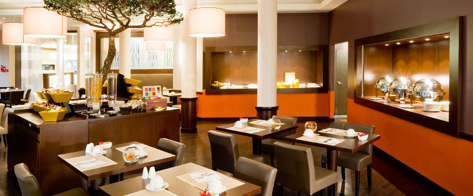 Novotel Clermont-Ferrand ★★★★ - Last Minute - Soak up the sunshine close to Clermont-Ferrand Auvergne Airport. - Clermont-Ferrand, France