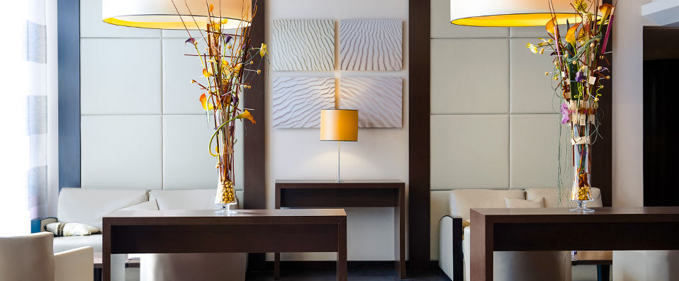 Novotel Clermont-Ferrand ★★★★ - Last Minute - Soak up the sunshine close to Clermont-Ferrand Auvergne Airport. - Clermont-Ferrand, France