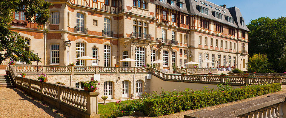 Château de Montvillargenne ★★★★ - La vie de château dans un cadre agréable & romantique. - Chantilly, France