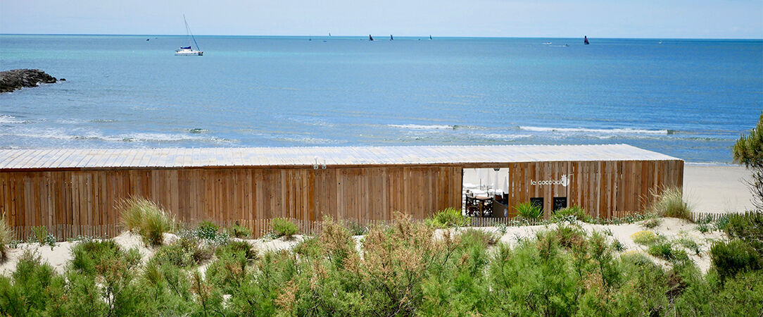 Hôtel La Plage ★★★★★ - Une adresse unique, luxueuse & les pieds dans l’eau de la Méditerranée. - La Grande-Motte, France