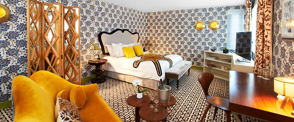 Hôtel Thoumieux ★★★★ - A central Paris hotel full of contradictions - Paris, France