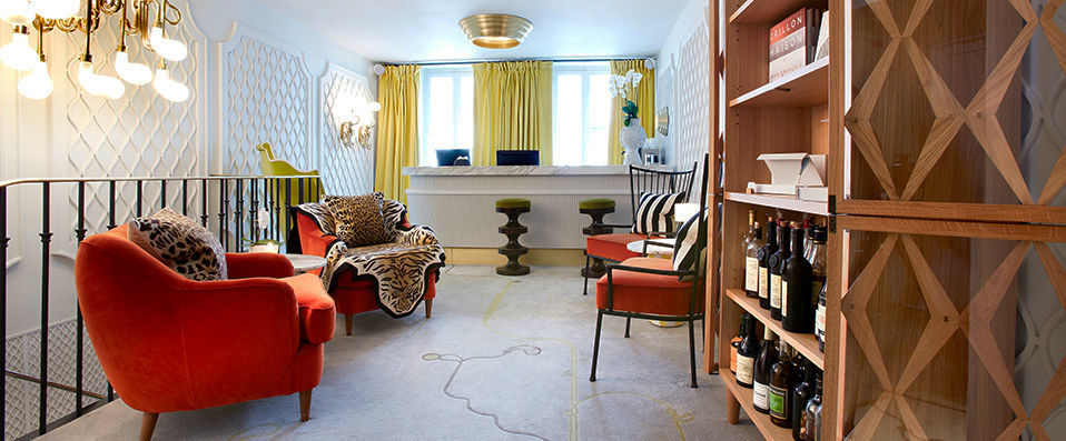 Hôtel Thoumieux ★★★★ - A central Paris hotel full of contradictions - Paris, France