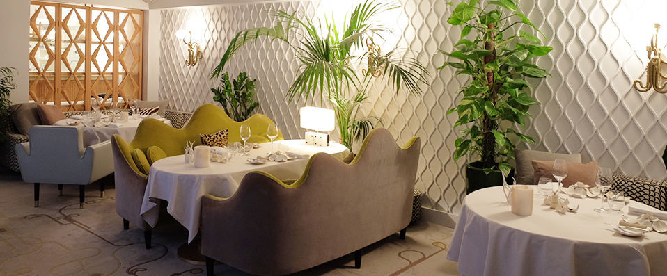 Hôtel Thoumieux ★★★★ - A central Paris hotel full of contradictions - Paris, France