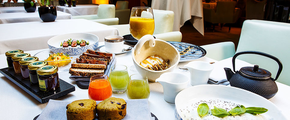 Hôtel Thoumieux ★★★★ - A central Paris hotel full of contradictions - Paris, France