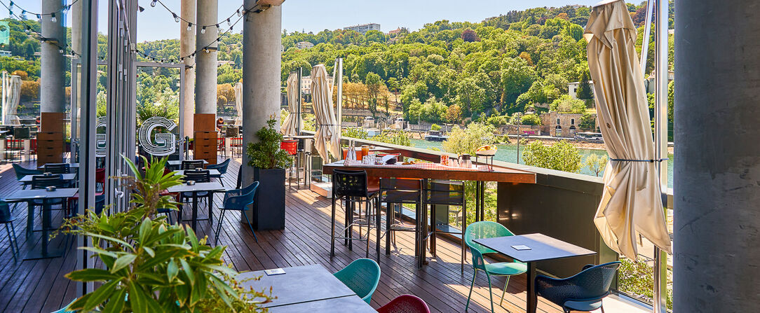 Novotel Lyon Confluence Bord de Saone ★★★★ - A bold, modern hotel in Lyon’s fashionable docklands. - Lyon, France