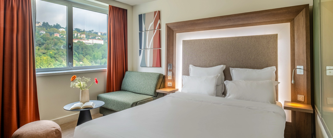Novotel Lyon Confluence Bord de Saone ★★★★ - A bold, modern hotel in Lyon’s fashionable docklands. - Lyon, France