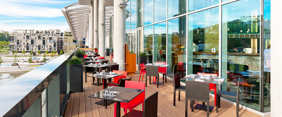 Novotel Lyon Confluence Bord de Saone ★★★★ - A bold, modern hotel in Lyon’s fashionable docklands. - Lyon, France